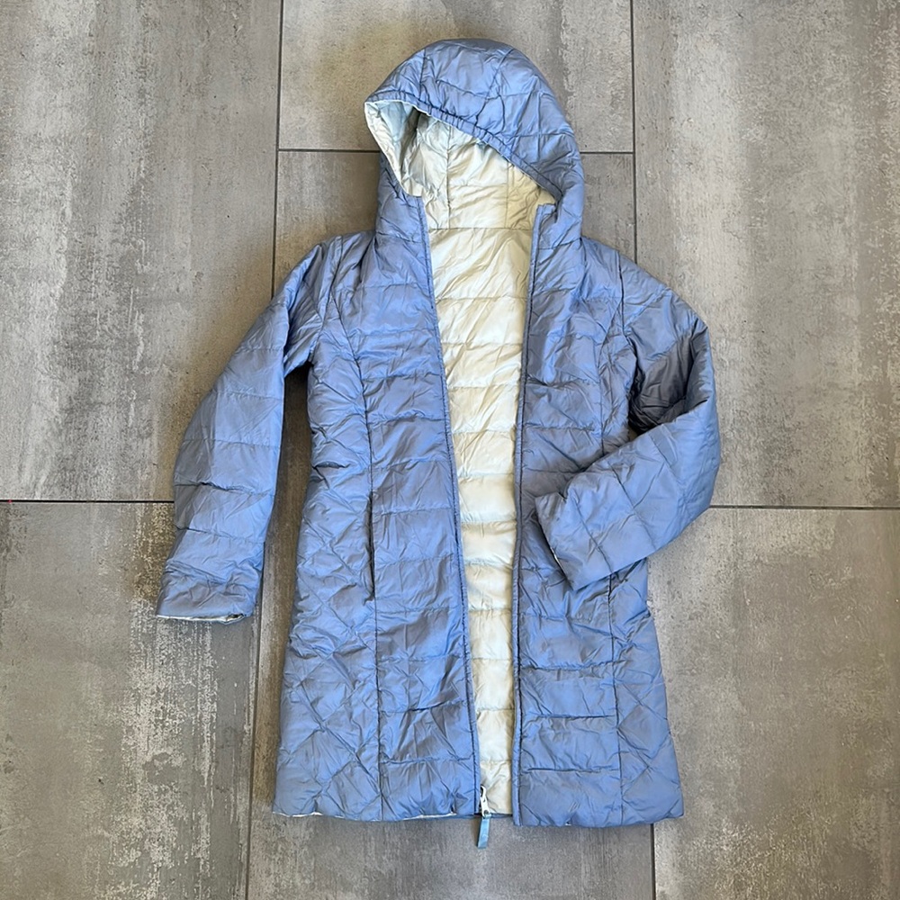 Garnett Hill girls size Large down 3/4 coat. Reversible blue and light grey.